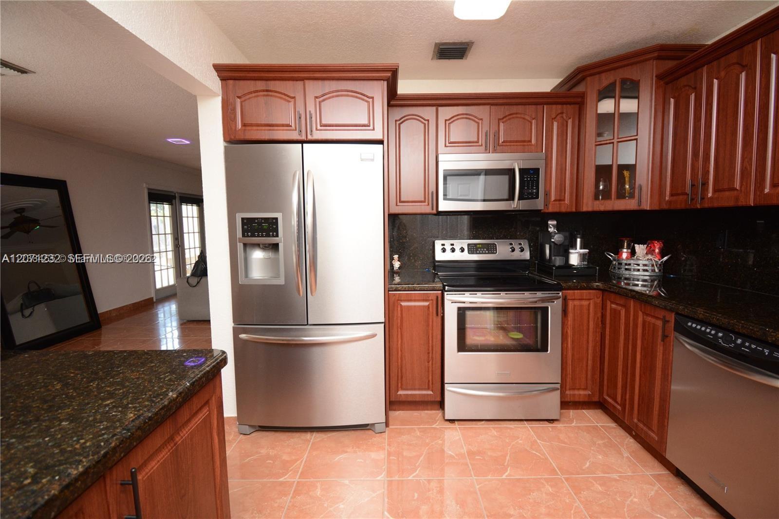 10301 SW 199th St, Cutler Bay FL 33157 photo 5