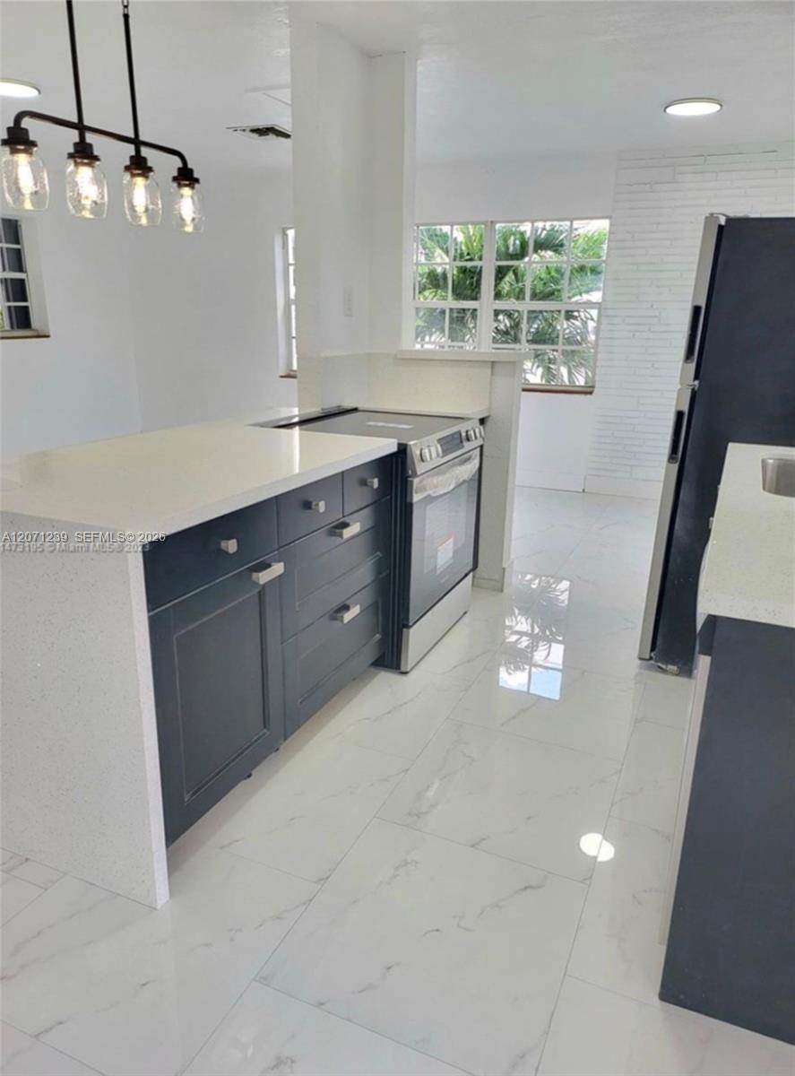 7031 Taylor St, Hollywood FL 33024 photo 5