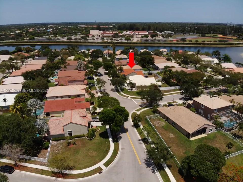 13274 NW 15th Ct, Pembroke Pines FL 33028 photo 4