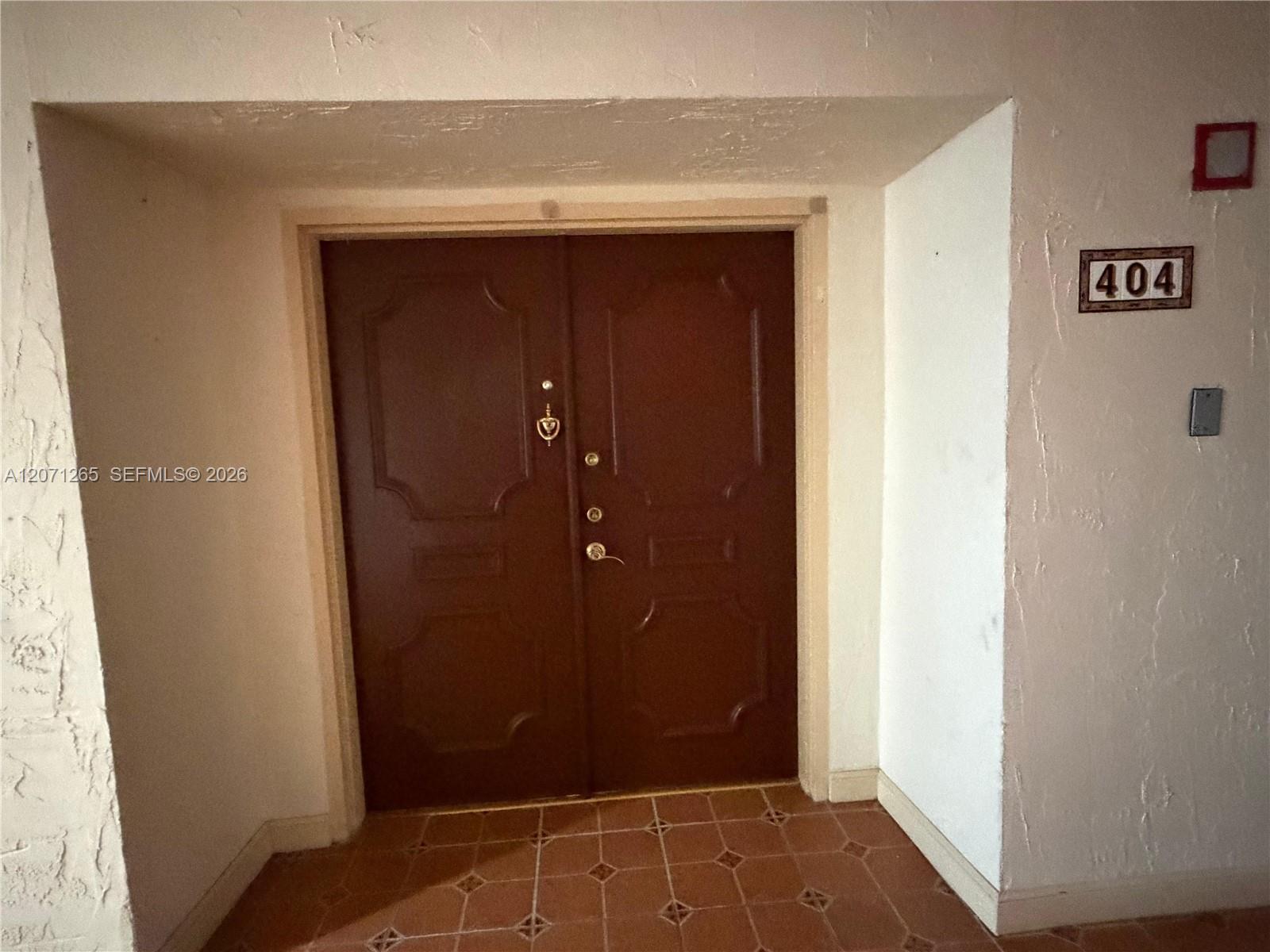 1350 SW 122nd Ave # 404, Miami FL 33184 photo 3