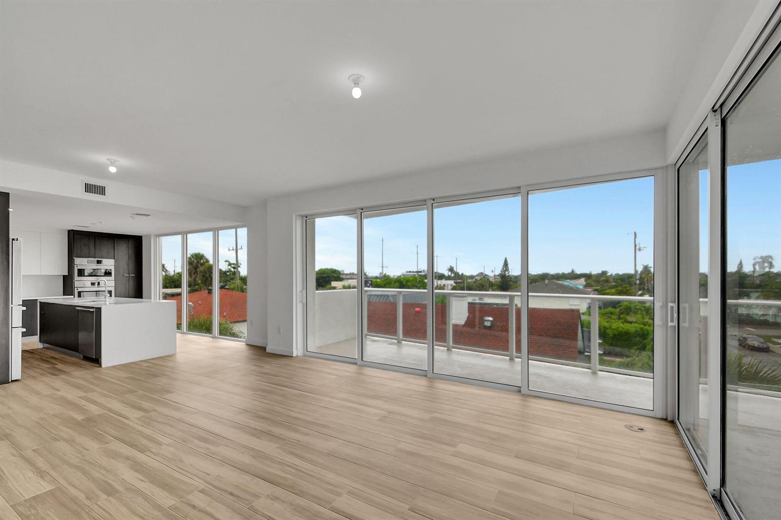 117 Lake Avenue Unit 304, FL 33460 photo 5