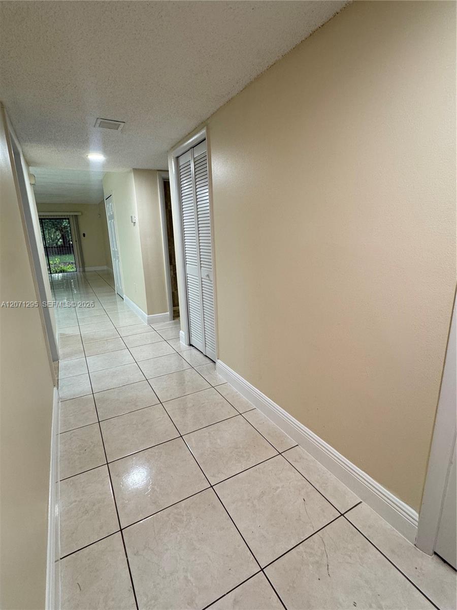 215 Lakeview Dr # 105, Weston FL 33326 photo 2