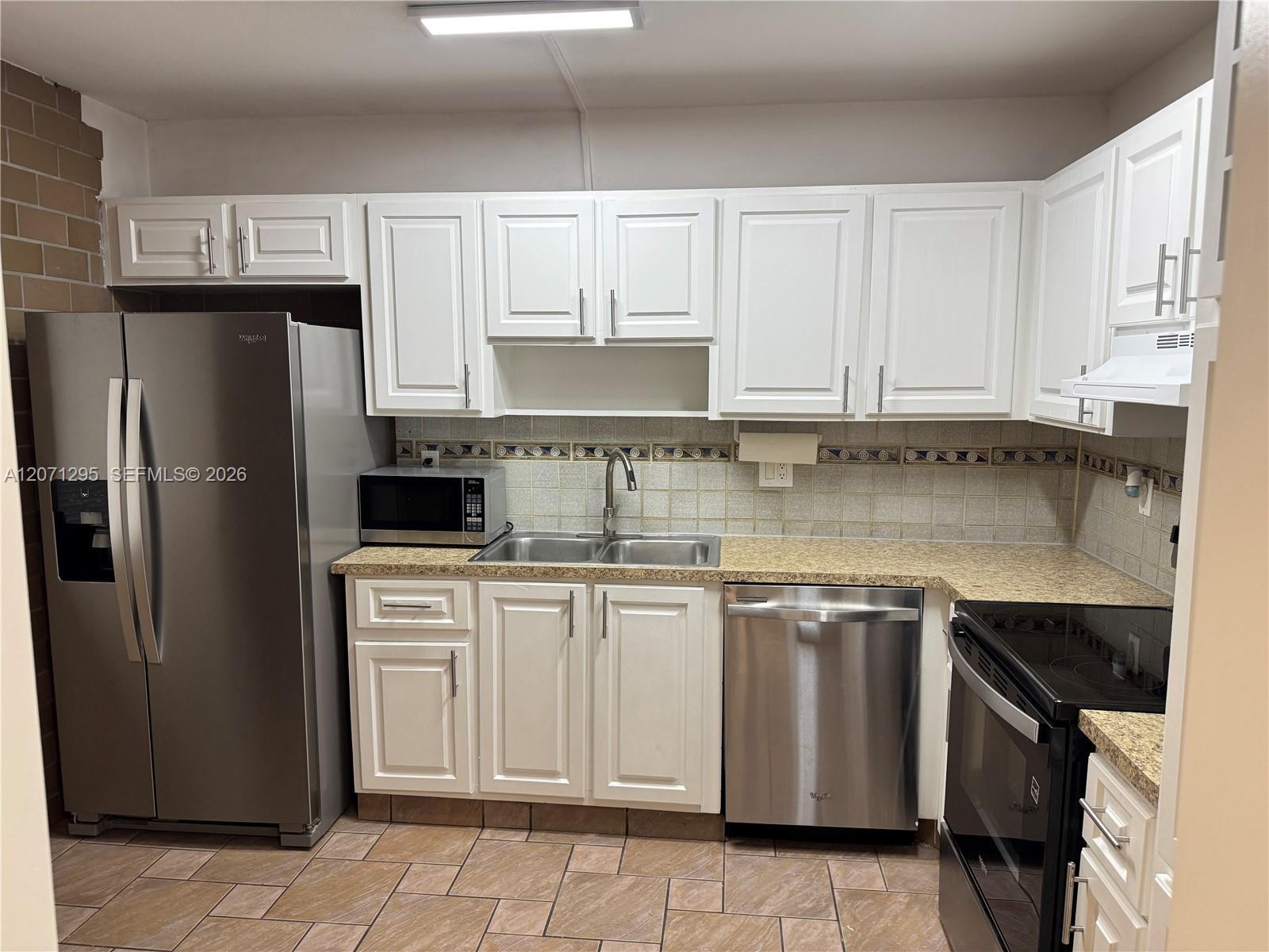 215 Lakeview Dr # 105, Weston FL 33326 photo 5