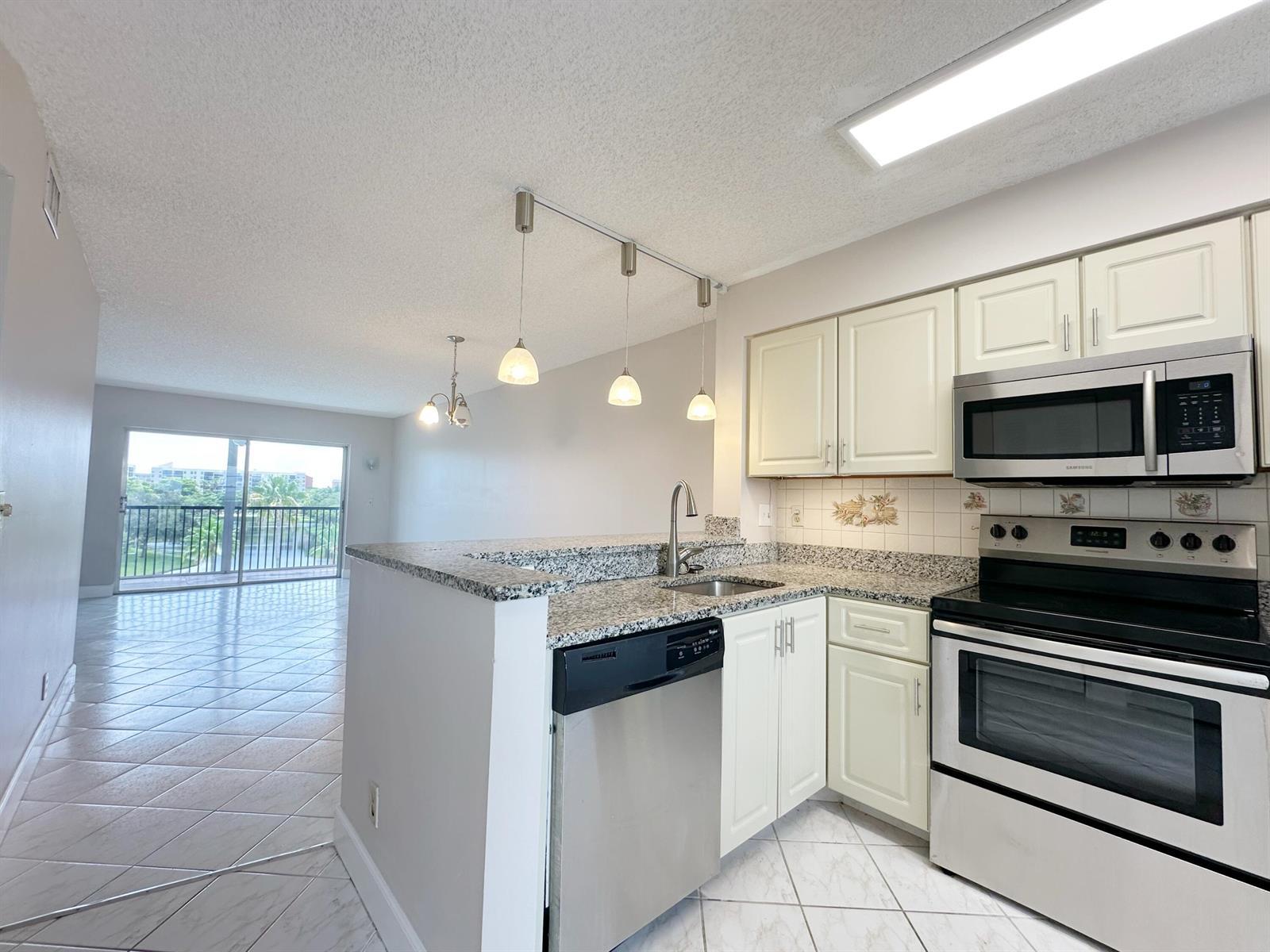 2220 N CYPRESS BEND Drive # 503, Pompano Beach FL 33069 photo 5