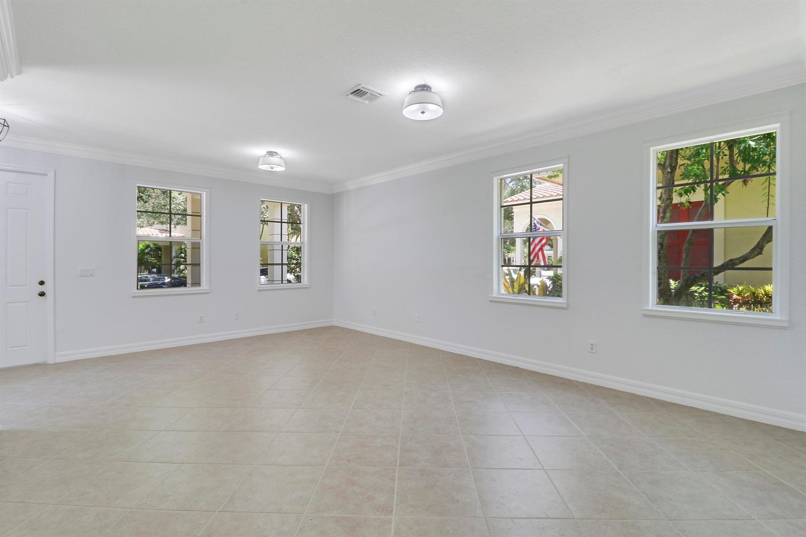 112 Dunmore Drive, Jupiter FL 33458 photo 4