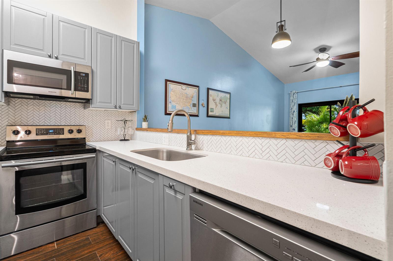 7660 NW 96TH Terrace, Tamarac FL 33321 photo 3