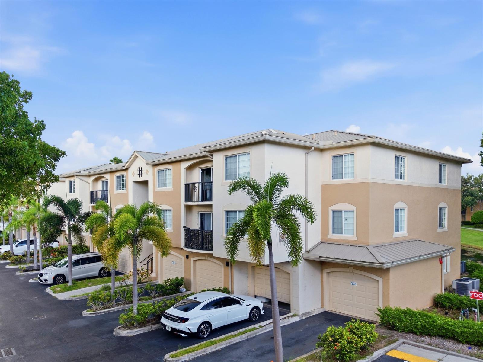 900 CRESTWOOD Court S # 920, Royal Palm Beach FL 33411