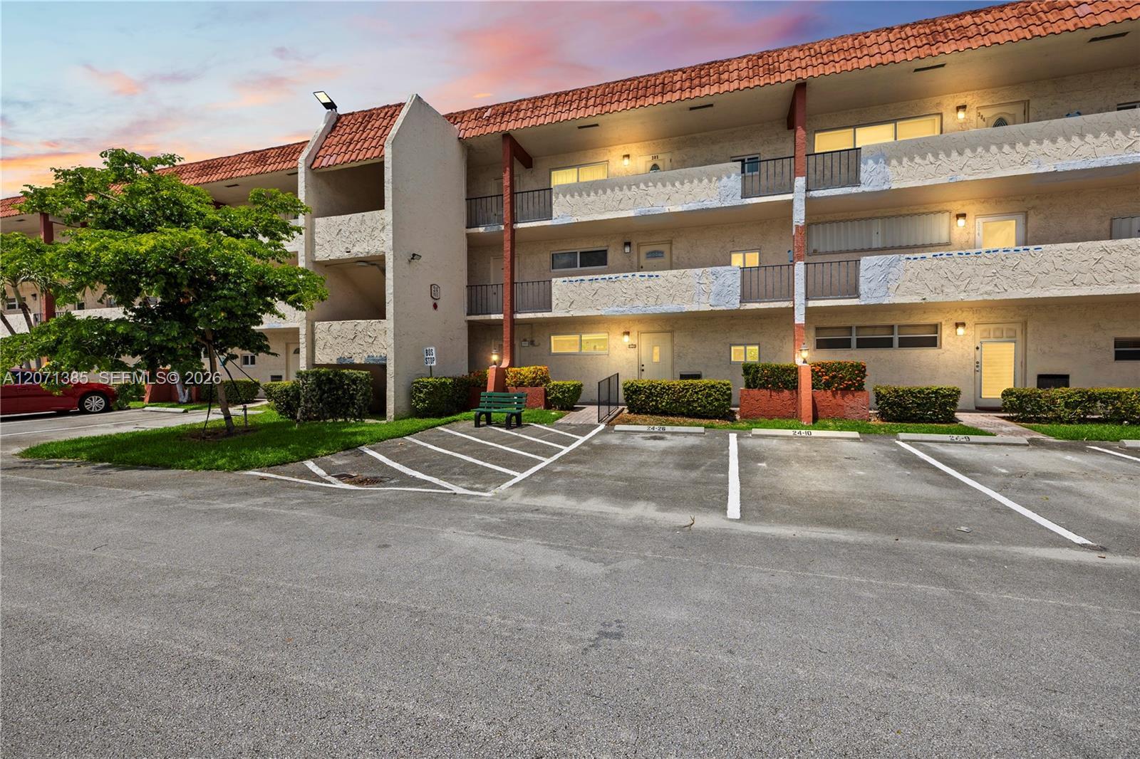 811 S Hollybrook Dr # 105, Pembroke Pines FL 33025 photo 2