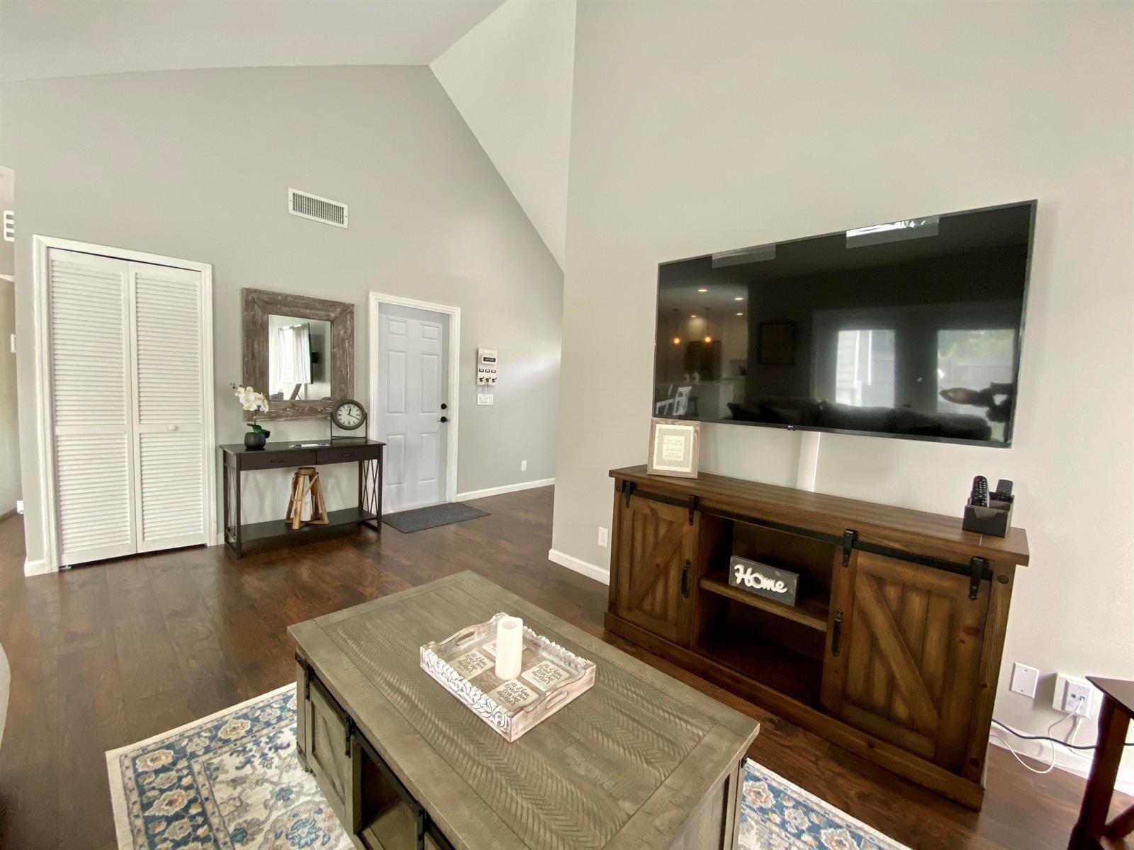 453 Park Forest Way, Wellington FL 33414 photo 2