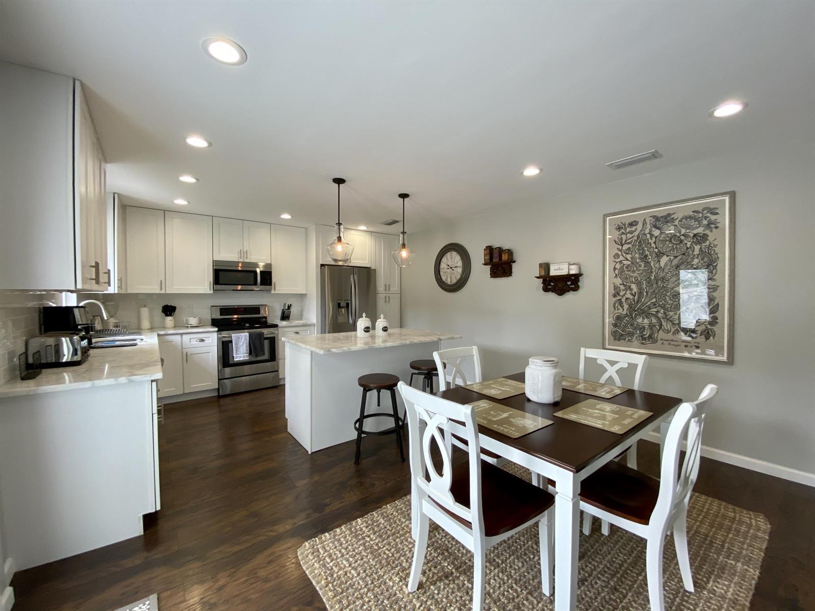 453 Park Forest Way, Wellington FL 33414 photo 5
