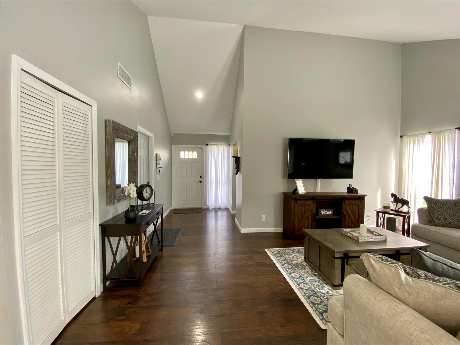 453 Park Forest Way, Wellington FL 33414 photo 4