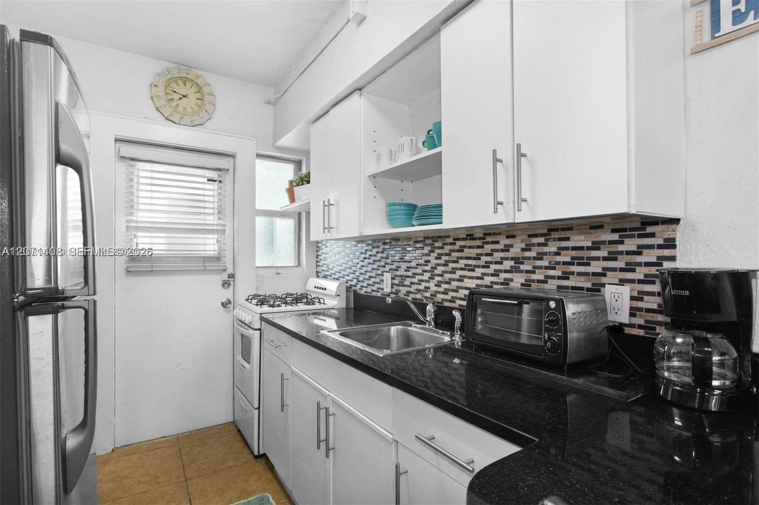 300 74th St # 15, Miami Beach FL 33141 photo 5