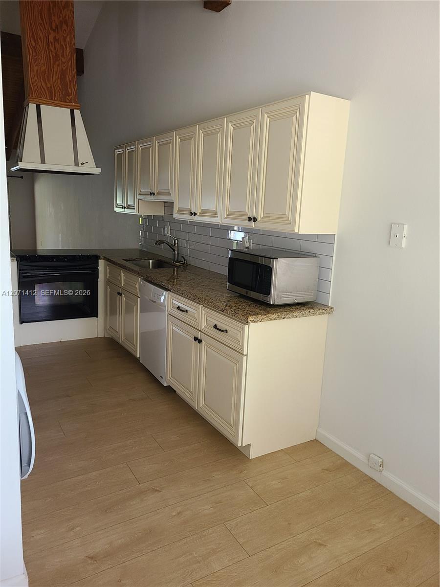 10520 Buttonwood Ave # 10520, Pembroke Pines FL 33026 photo 2