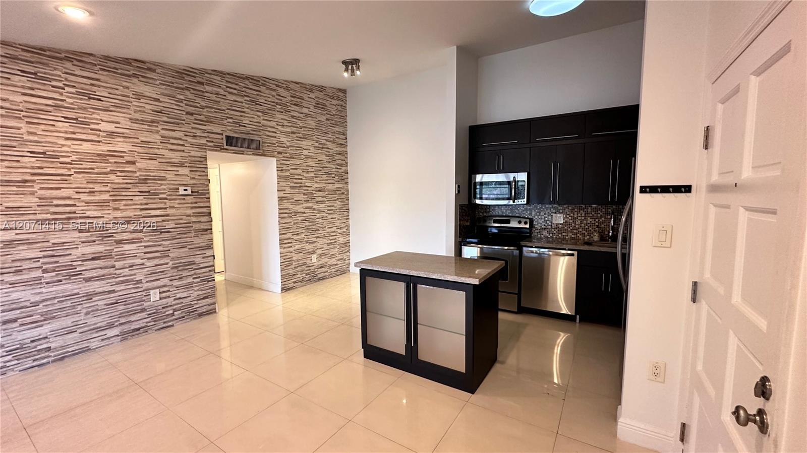 4944 NW 102nd Ave # 3, Doral FL 33178 photo 3