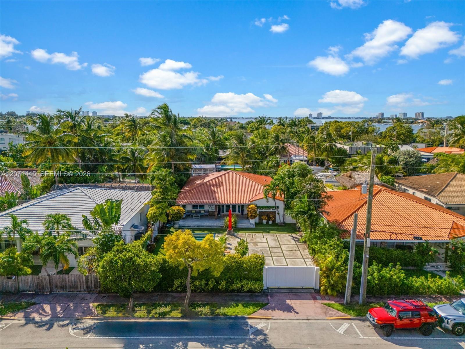 7970 Hawthorne Ave, Miami Beach FL 33141 photo 5