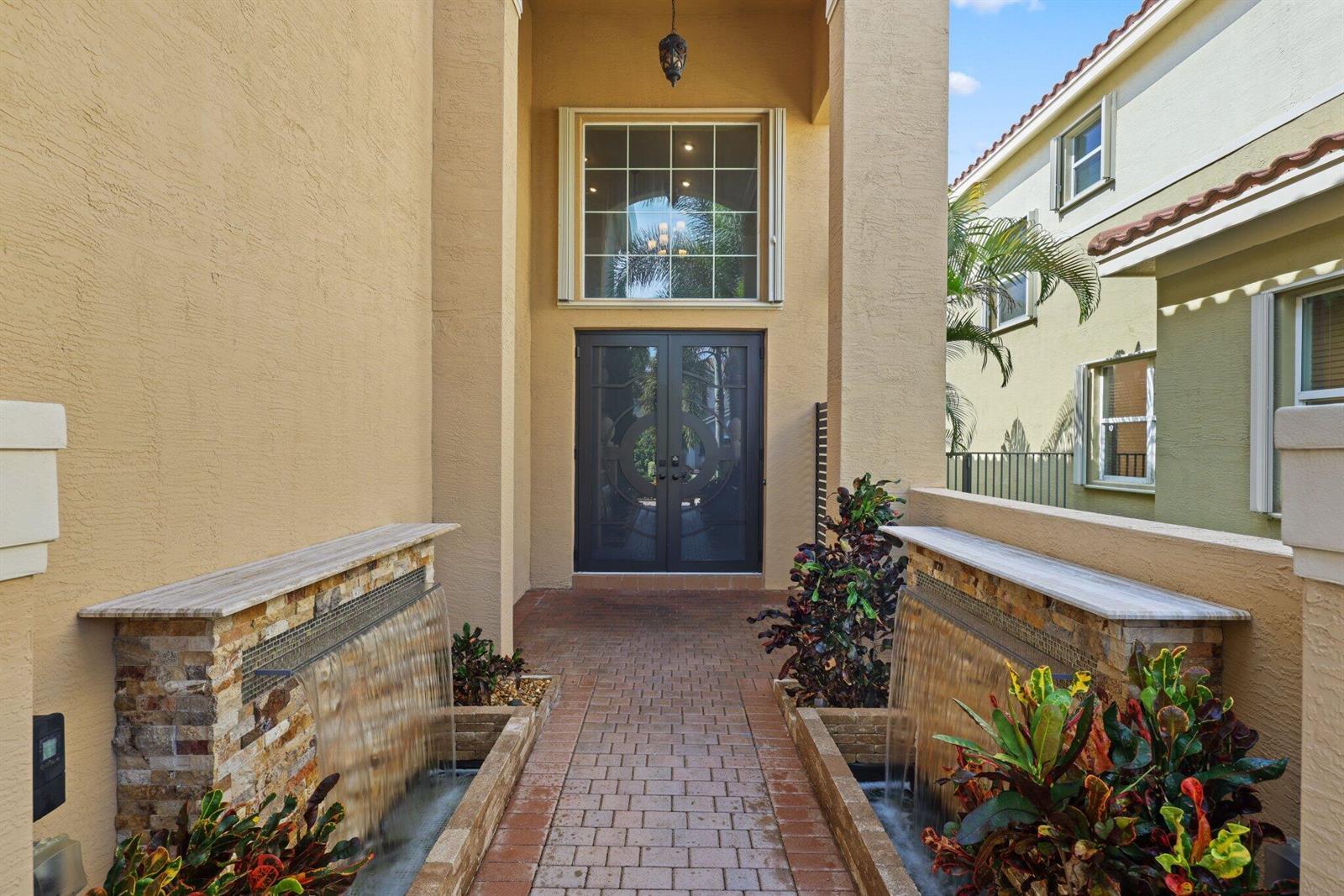 8160 CANTABRIA FALLS Drive, Boynton Beach FL 33473 photo 3