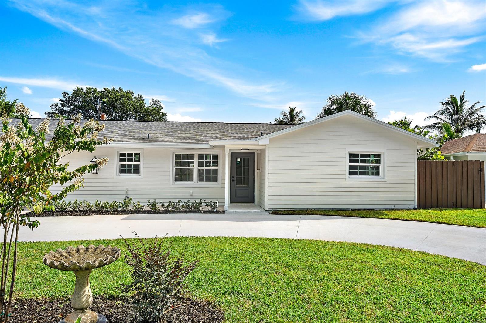 109 E RIVERSIDE Drive, Jupiter FL 33469 photo 3