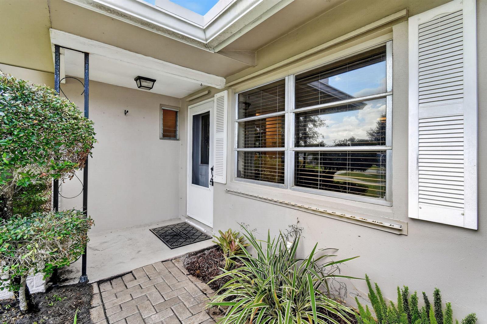 11 Windsor Road E, Jupiter FL 33469 photo 5