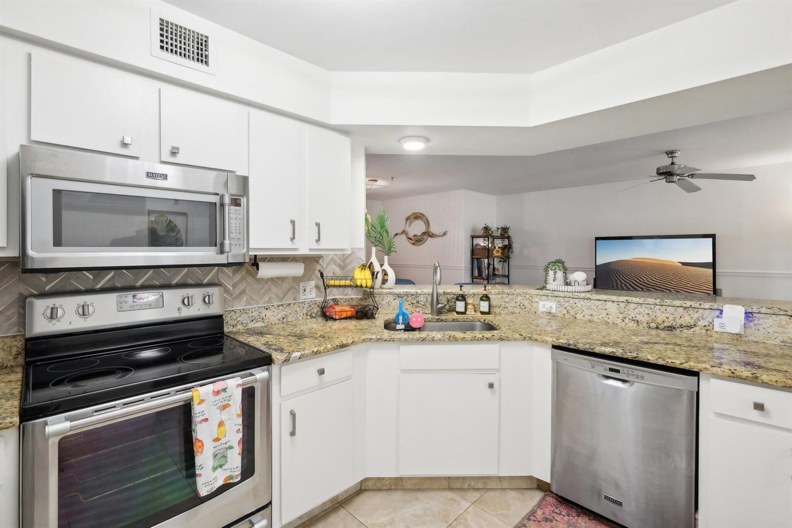 300 Scotia Drive # 304, Hypoluxo FL 33462 photo 3