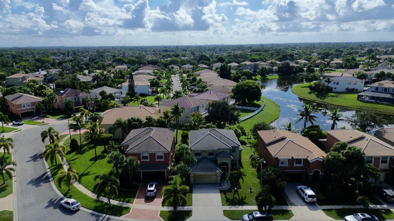 2745 Misty Oaks Circle, Royal Palm Beach FL 33411 photo 3