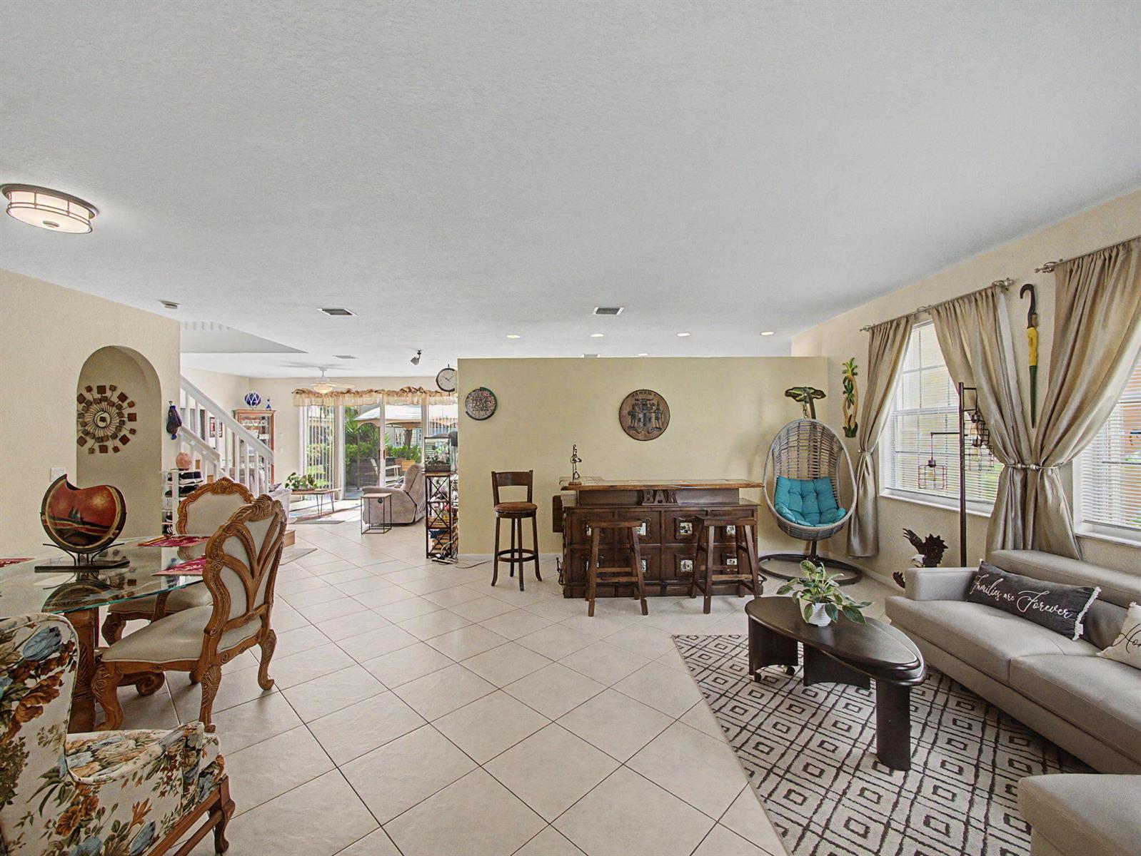 2745 Misty Oaks Circle, Royal Palm Beach FL 33411 photo 4