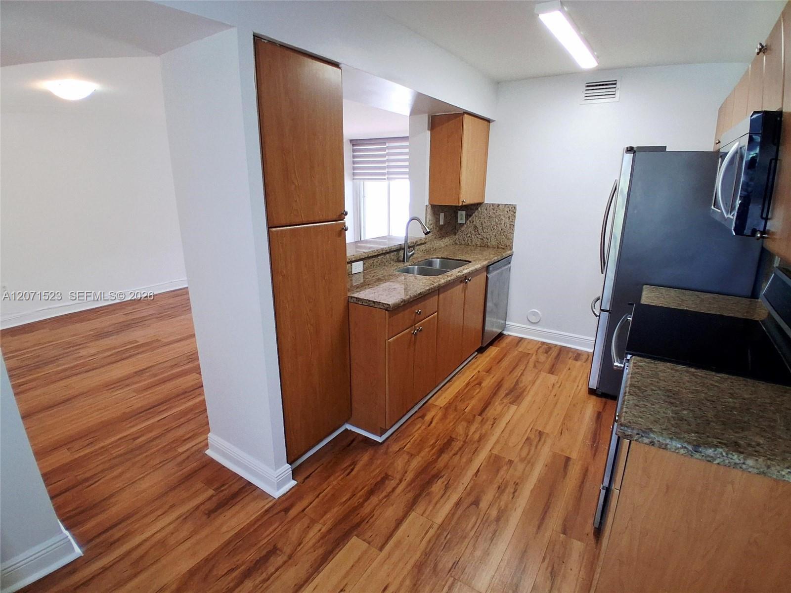 4621 NW 97 CT # 4621, Doral FL 33178 photo 5
