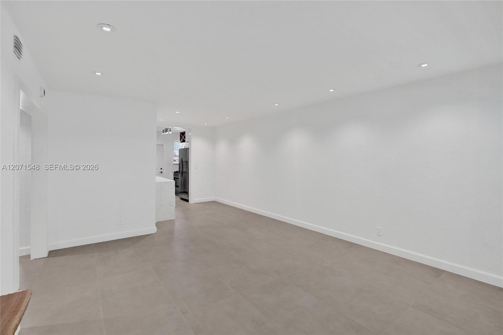 350 S Shore Dr # 12, Miami Beach FL 33141 photo 2