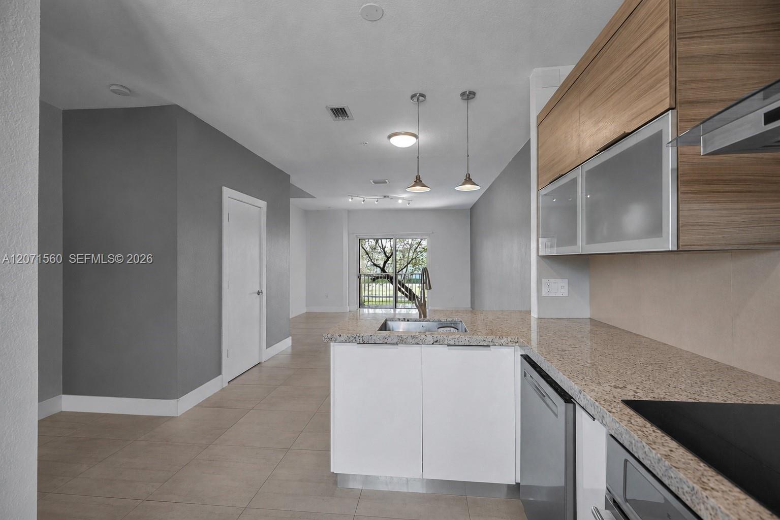 5670 NW 116th Ave # 222, Doral FL 33178 photo 3