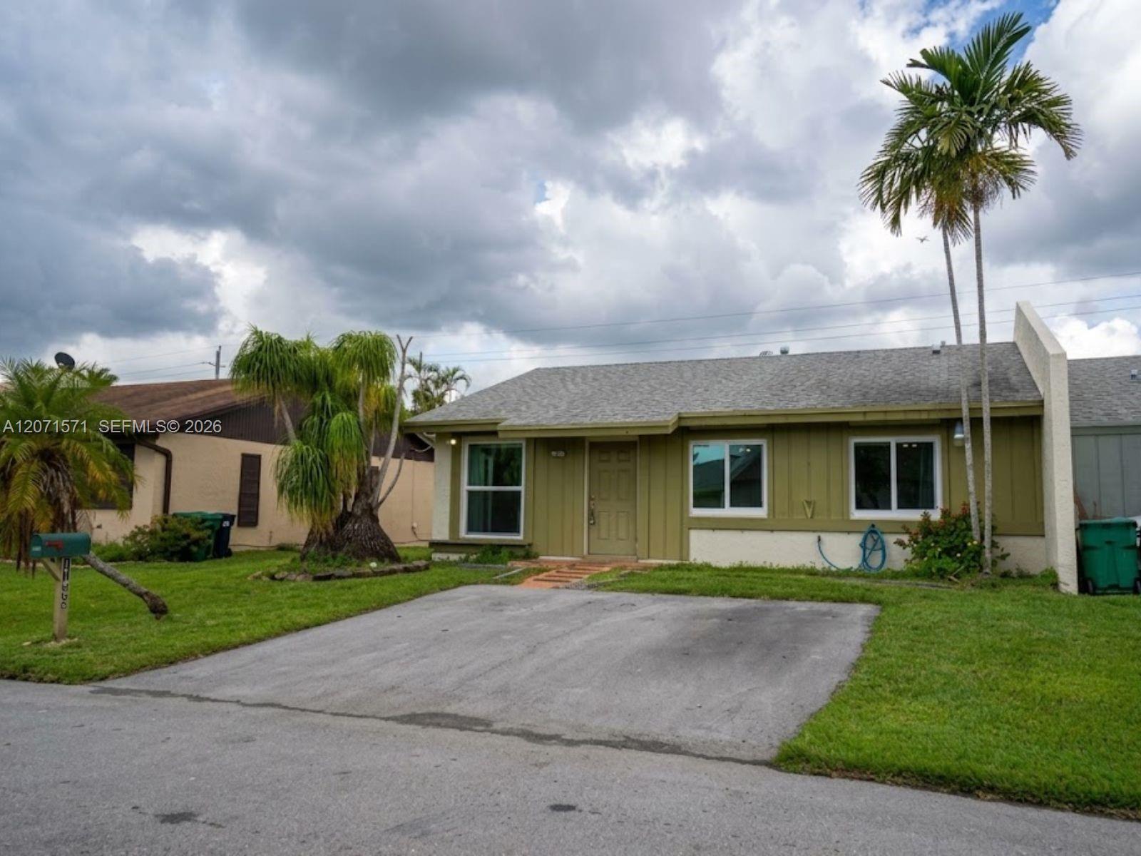 11942 SW 122nd Pl, Miami FL 33186 photo 2