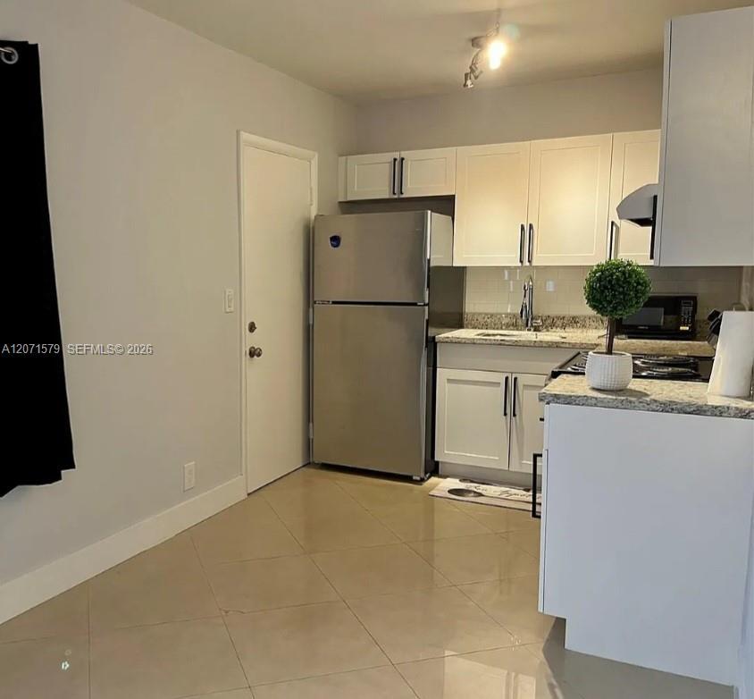 1824 Monroe St # 8, Hollywood FL 33020 photo 2