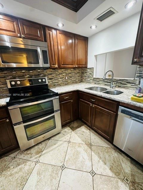 Oakland Park, FL 33309 photo 3