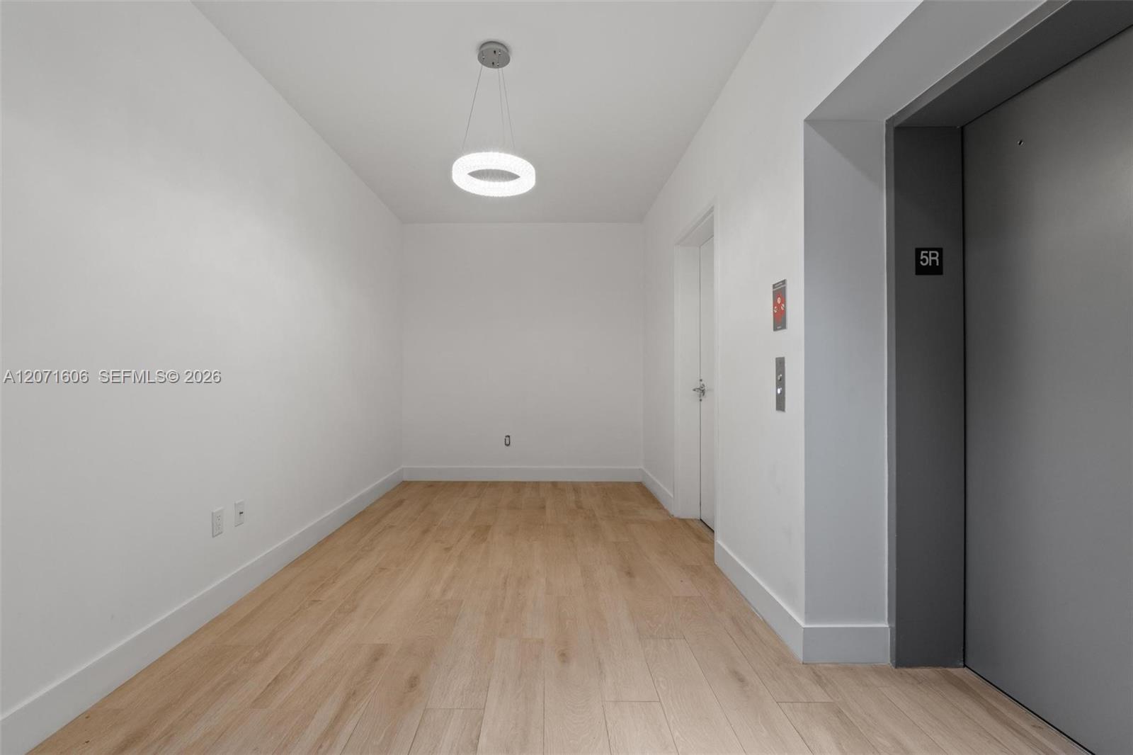16385 Biscayne Blvd # 521, North Miami Beach FL 33160 photo 2