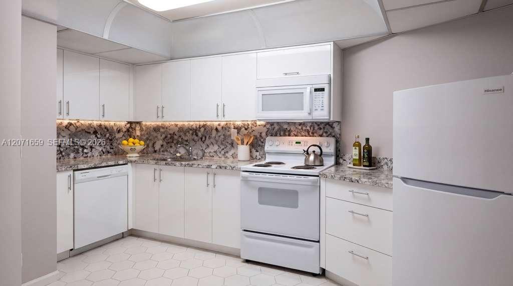 1000 Parkview Dr # 511, Hallandale Beach FL 33009 photo 2