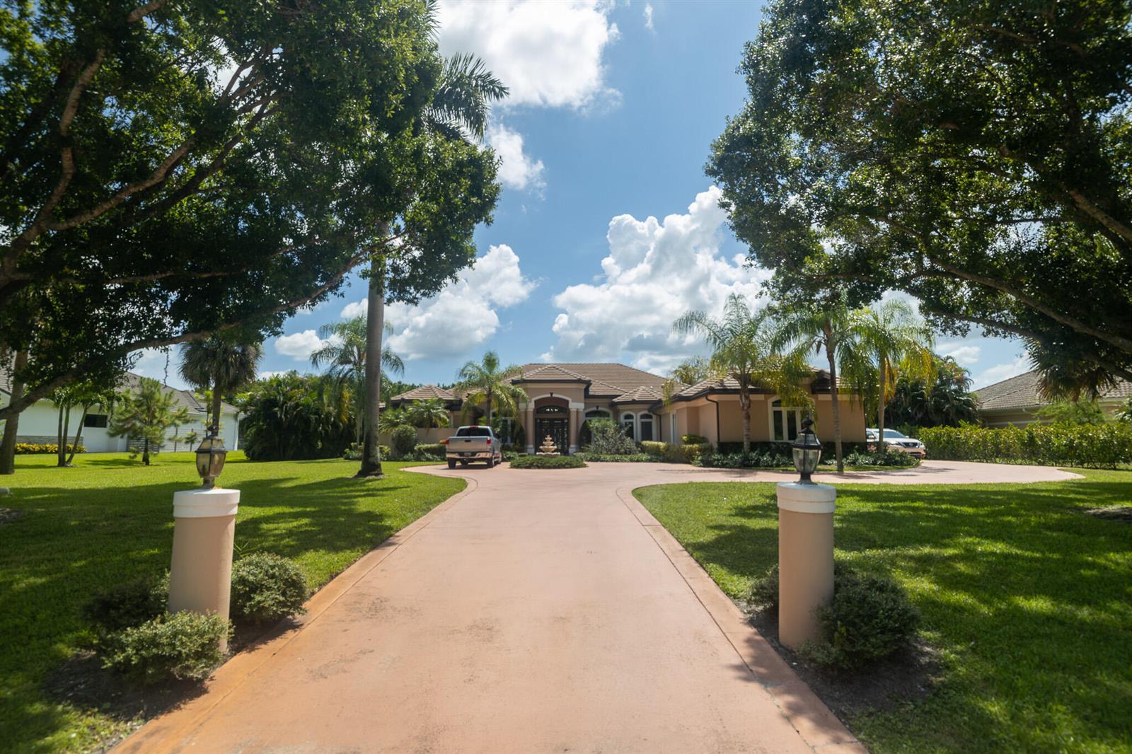 8480 MAN O WAR Road, Palm Beach Gardens FL 33418 photo 2