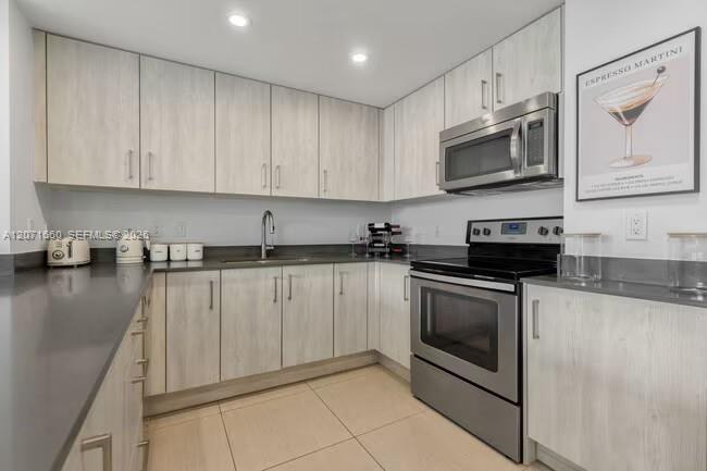 7525 E Treasure Dr # 410, North Bay Village FL 33141