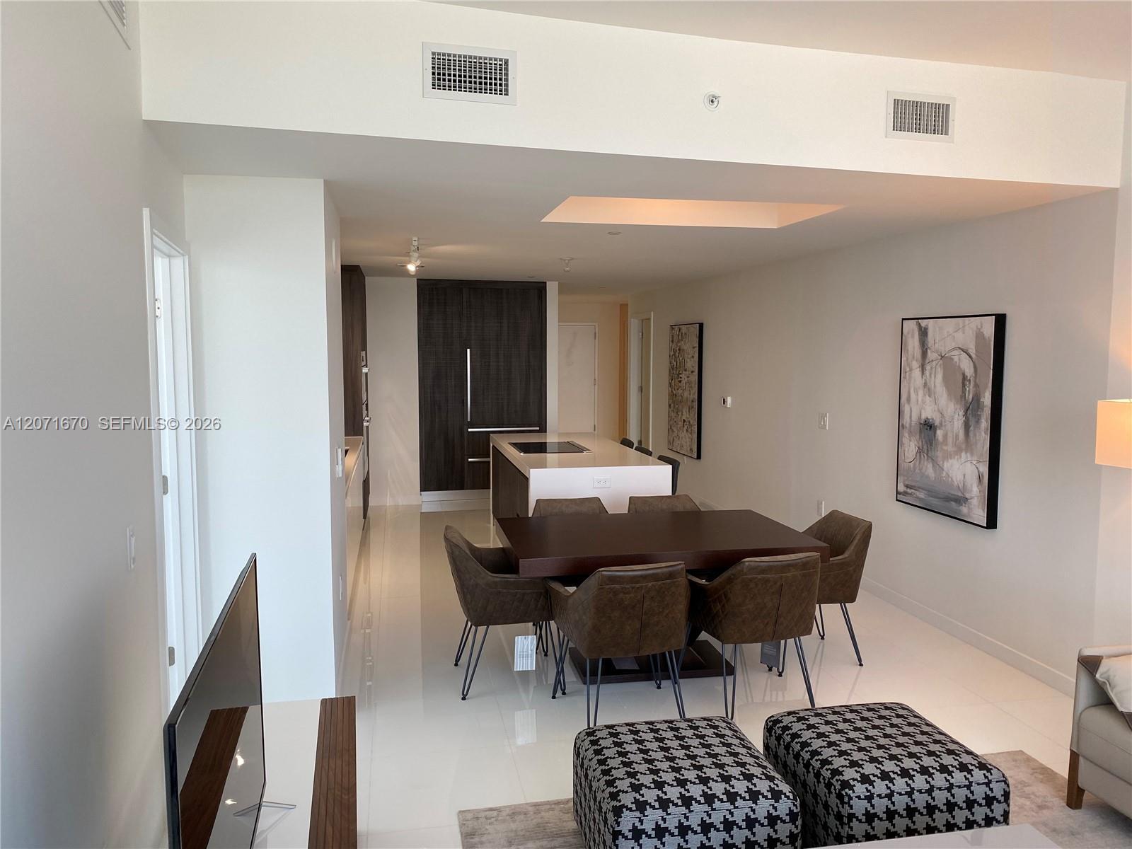 851 NE 1st Ave # 2501, Miami FL 33132 photo 2