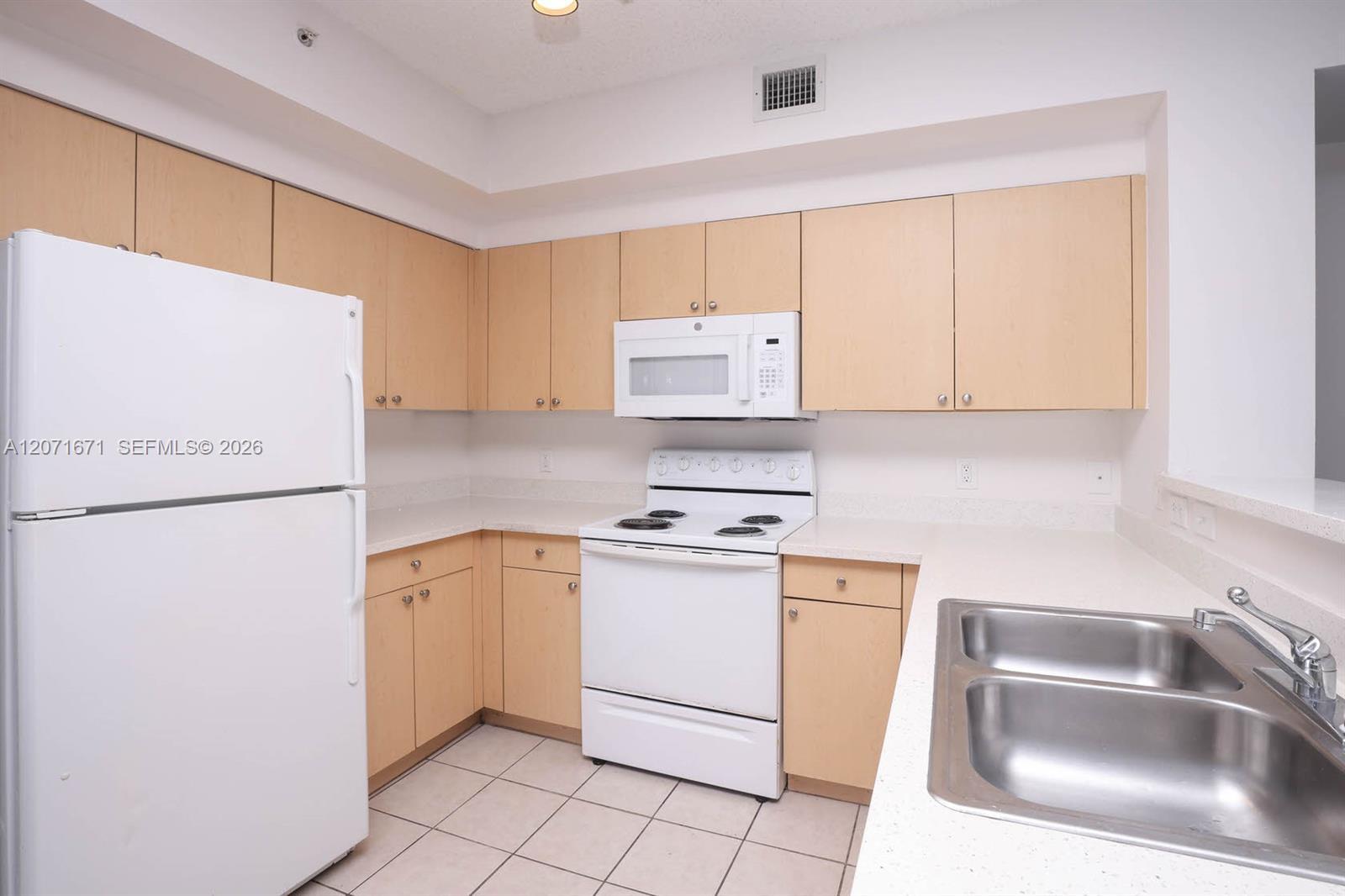 8050 N Nob Hill Rd # 106, Tamarac FL 33321 photo 4