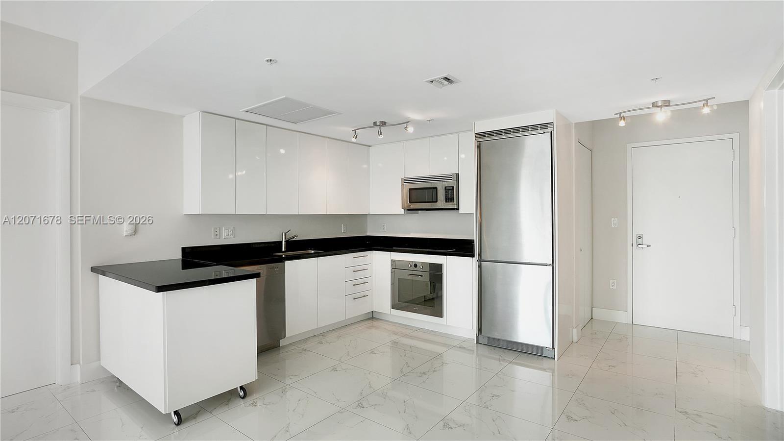 92 SW 3rd St # 1803, Miami FL 33130 photo 3