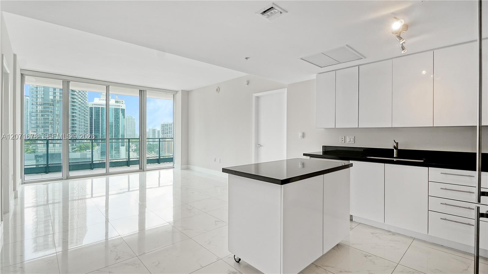 92 SW 3rd St # 1803, Miami FL 33130 photo 4