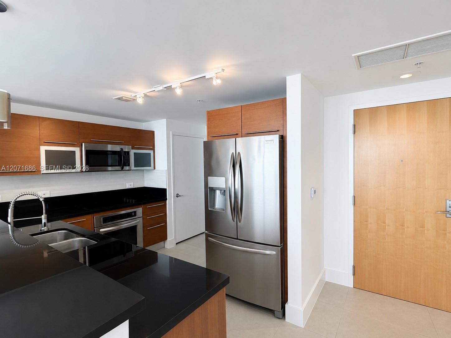244 Biscayne Blvd # 3903, Miami FL 33132 photo 5