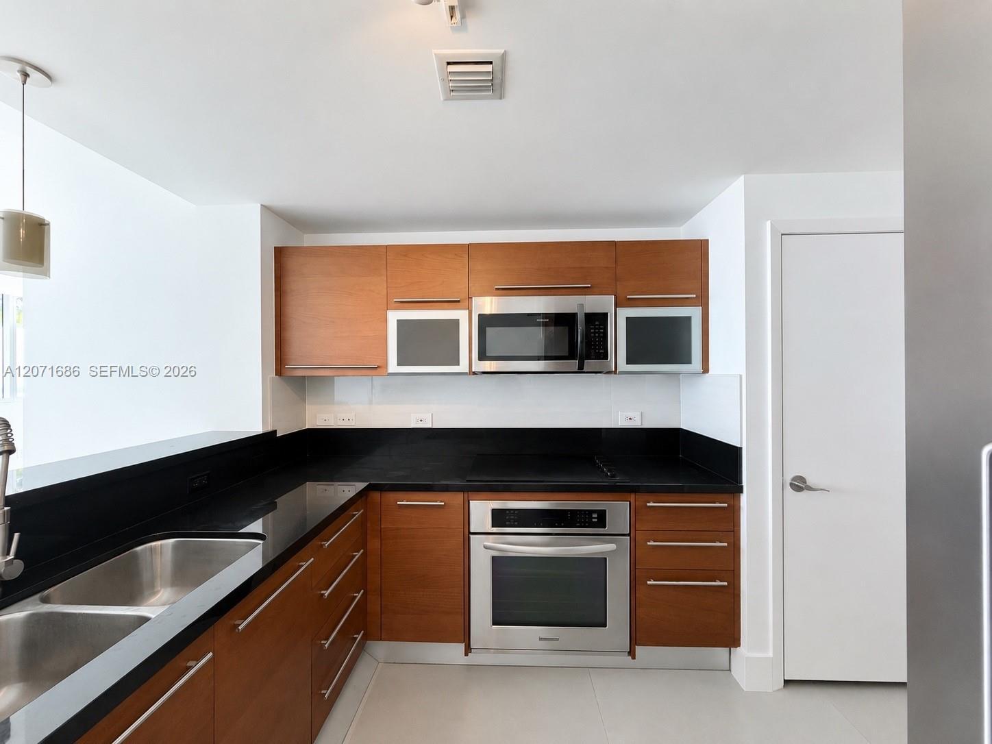 244 Biscayne Blvd # 3903, Miami FL 33132 photo 4