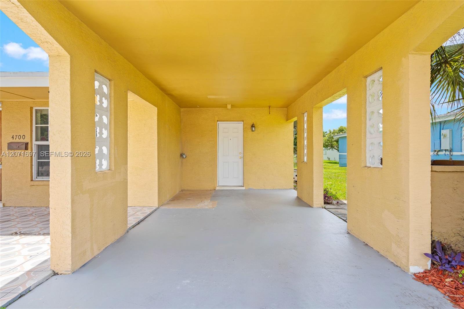 4700 NW 41st Pl, Lauderdale Lakes FL 33319 photo 4