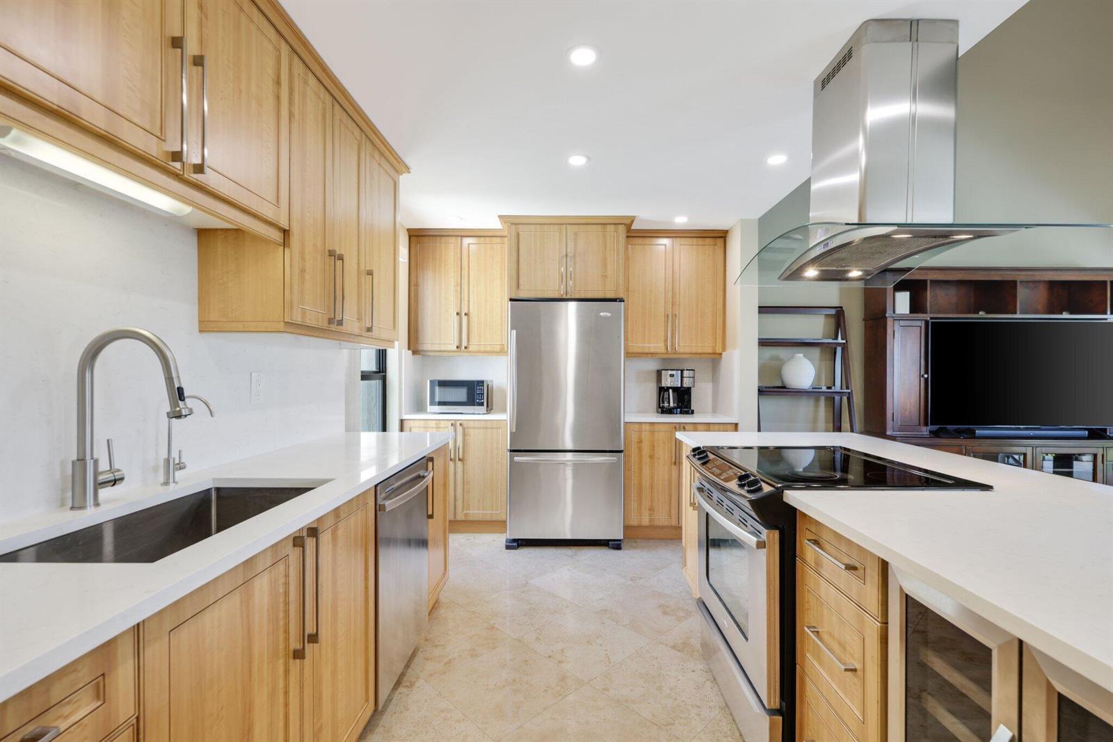 800 GREENSWARD Court # I, Delray Beach FL 33445 photo 2