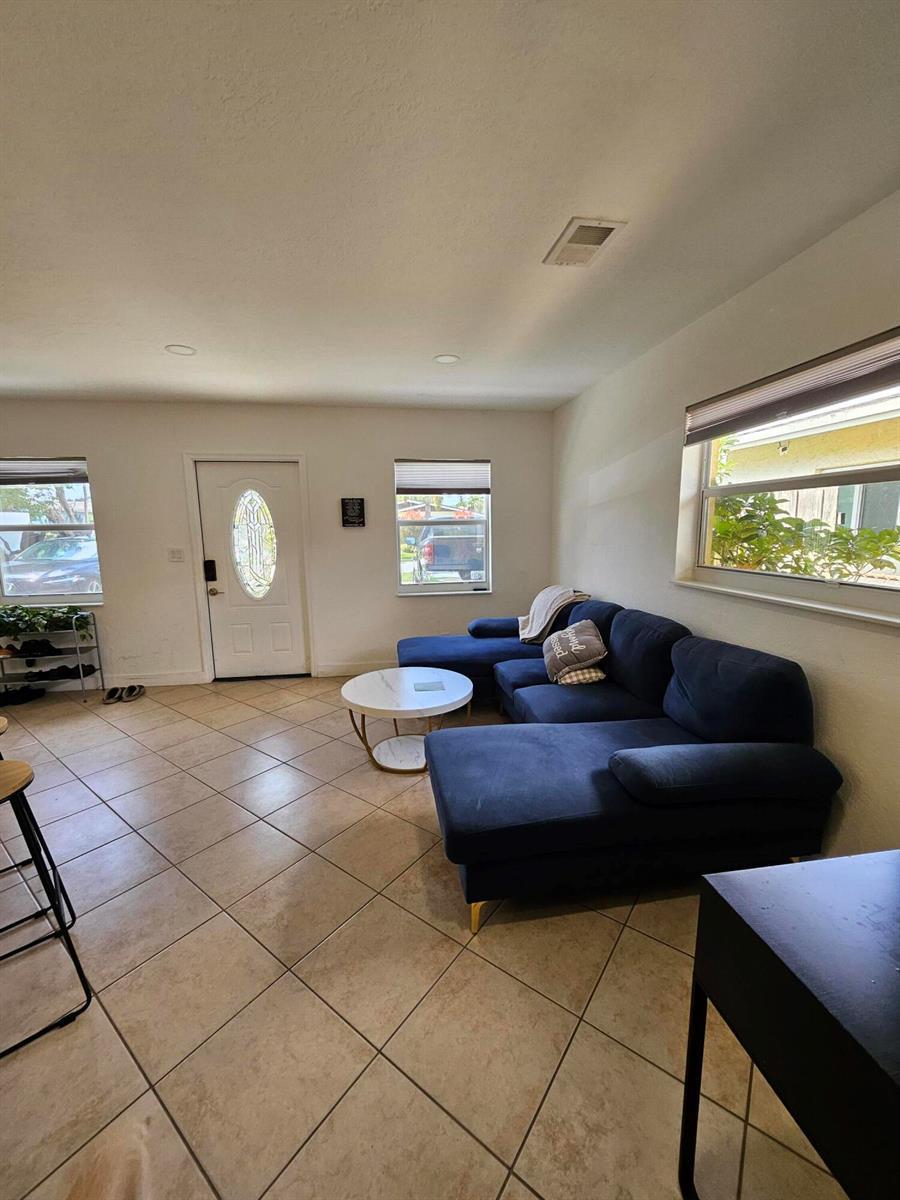 2711 NW 16 Street, Fort Lauderdale FL 33311 photo 4