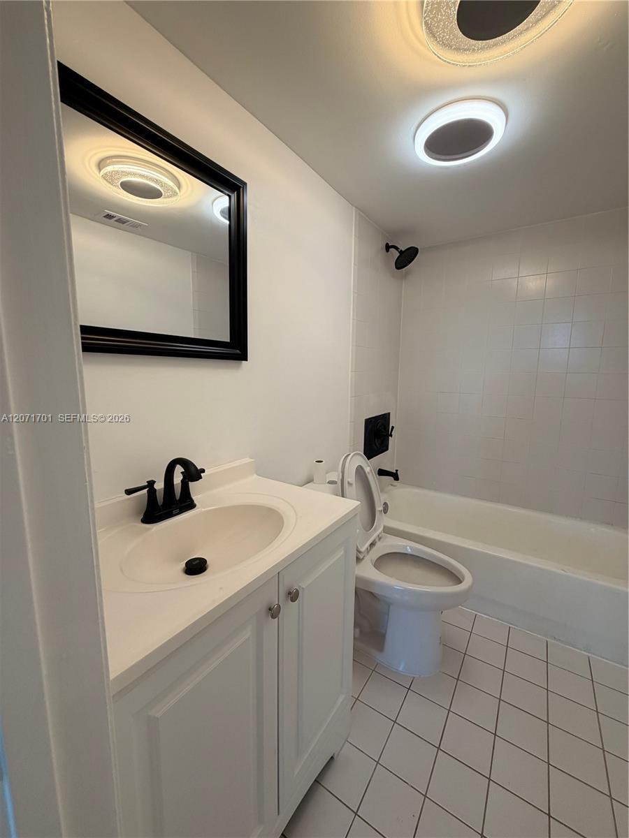 1010 NW 11th St # 507, Miami FL 33136 photo 4