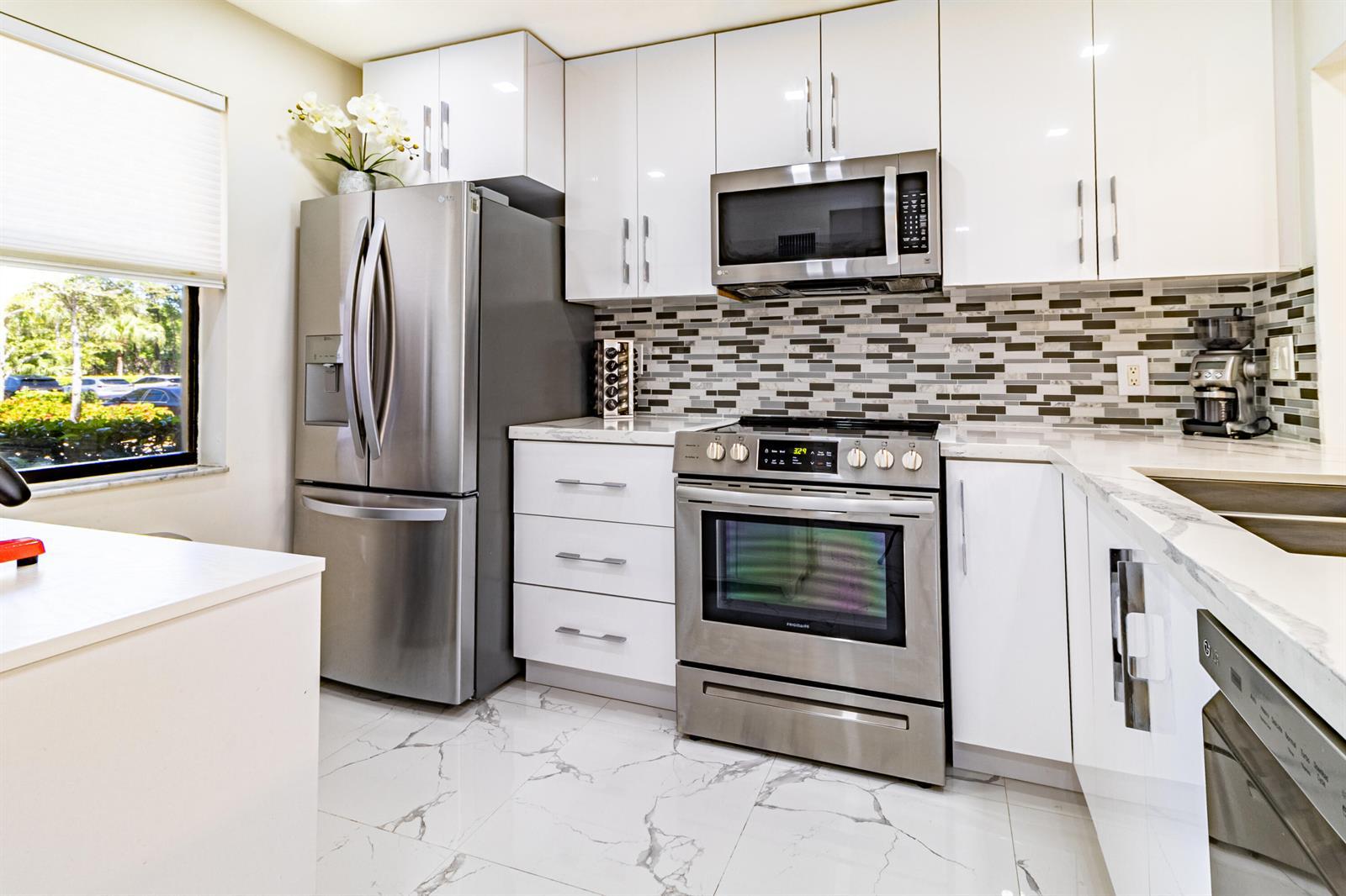 2941 N NOB HILL Road # 112, Sunrise FL 33322 photo 3