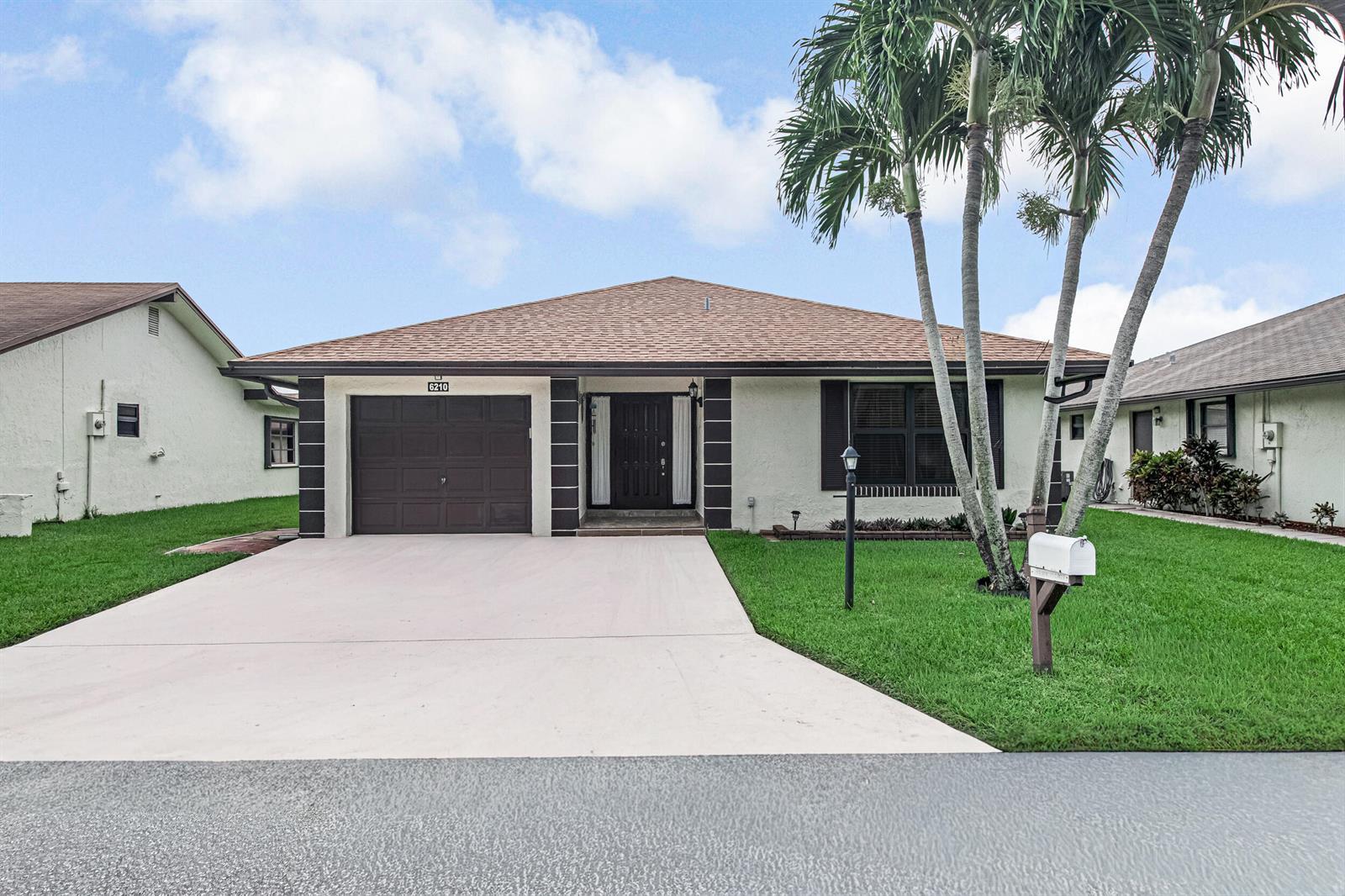 6210 Olivewood Circle, FL 33463