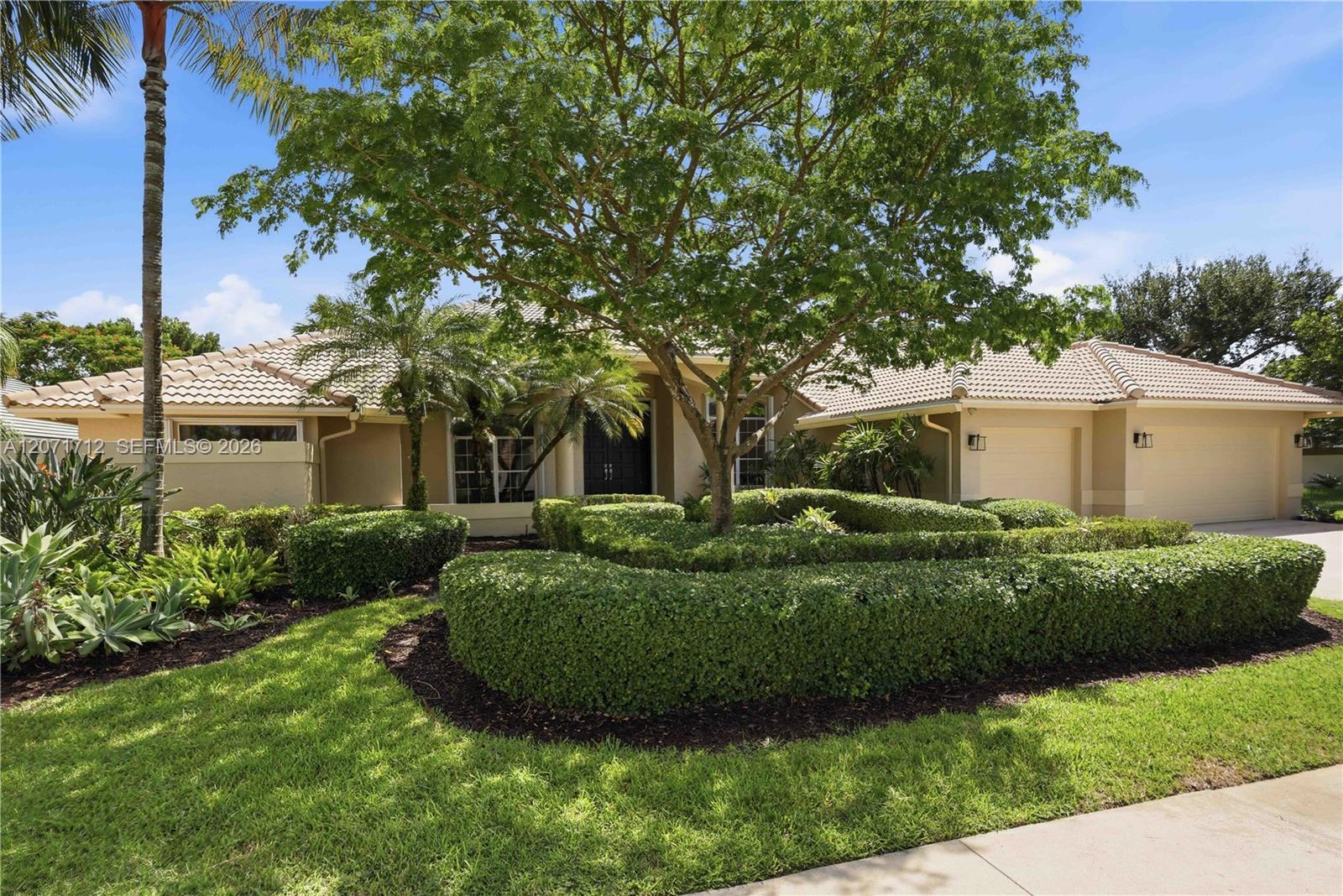 360 NE Coconut Cir, Weston FL 33326 photo 2
