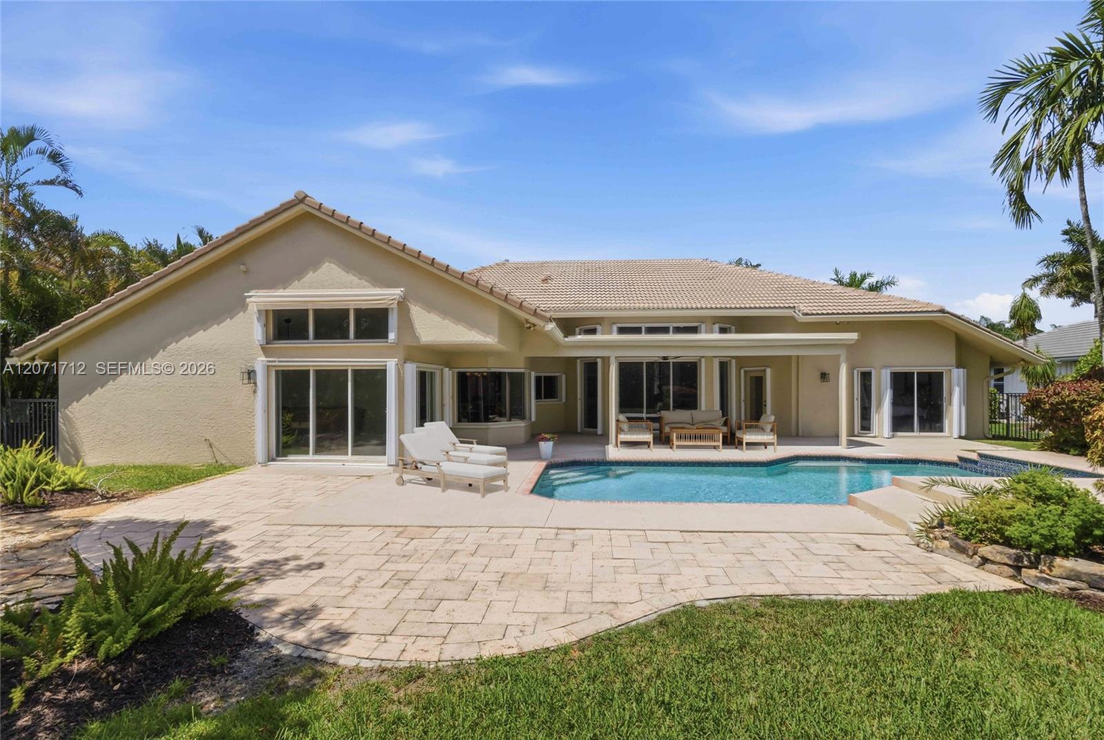 360 NE Coconut Cir, Weston FL 33326 photo 3
