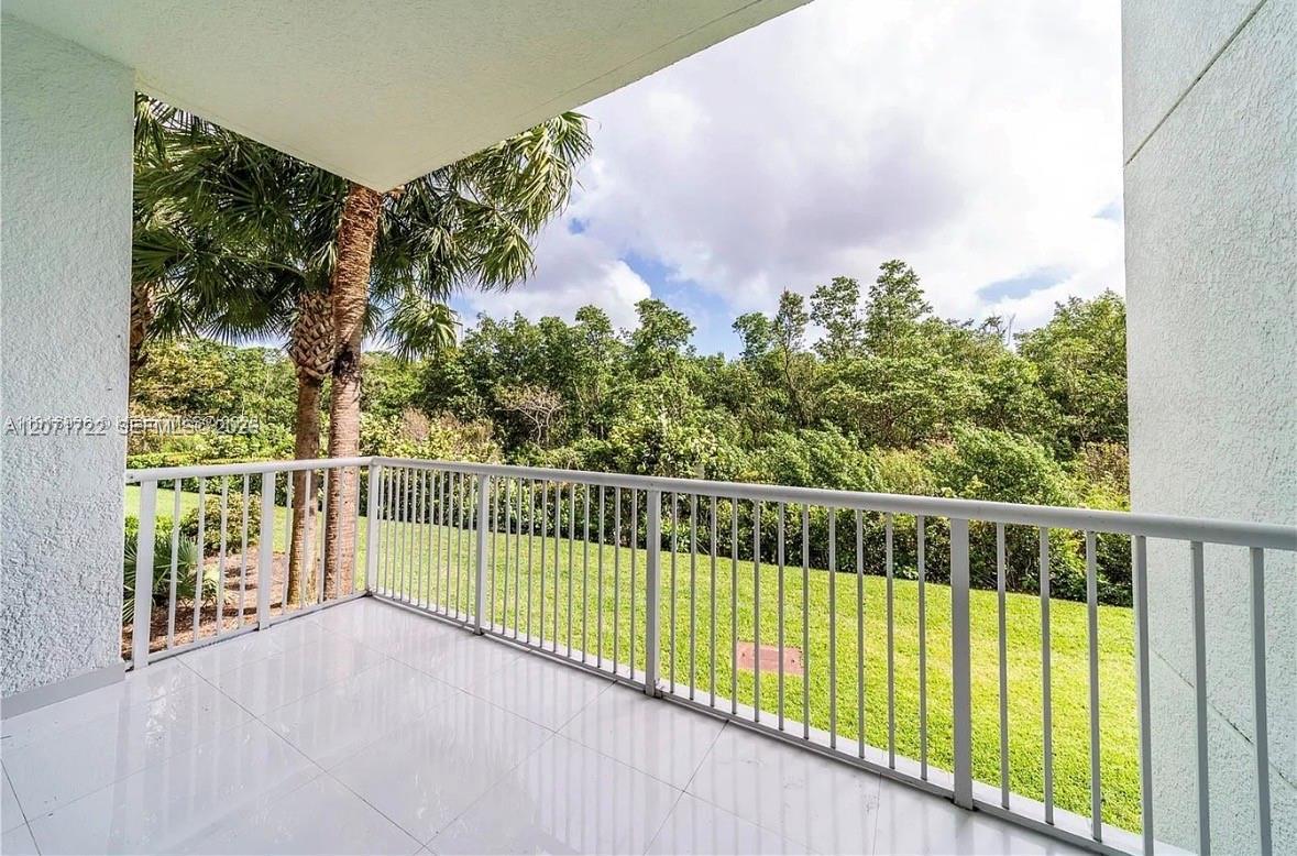 14951 Royal Oaks Ln # 102, North Miami FL 33181 photo 2